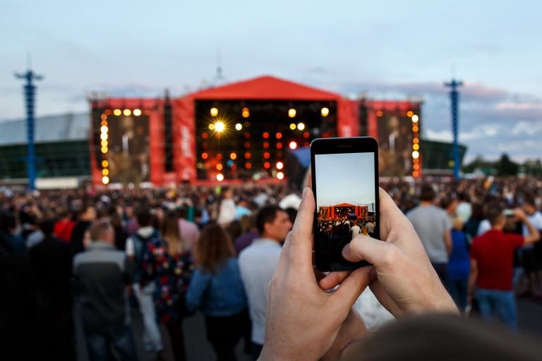 „Top 10 polskich DJ-ów i producentów, których warto znać w 2025 roku”